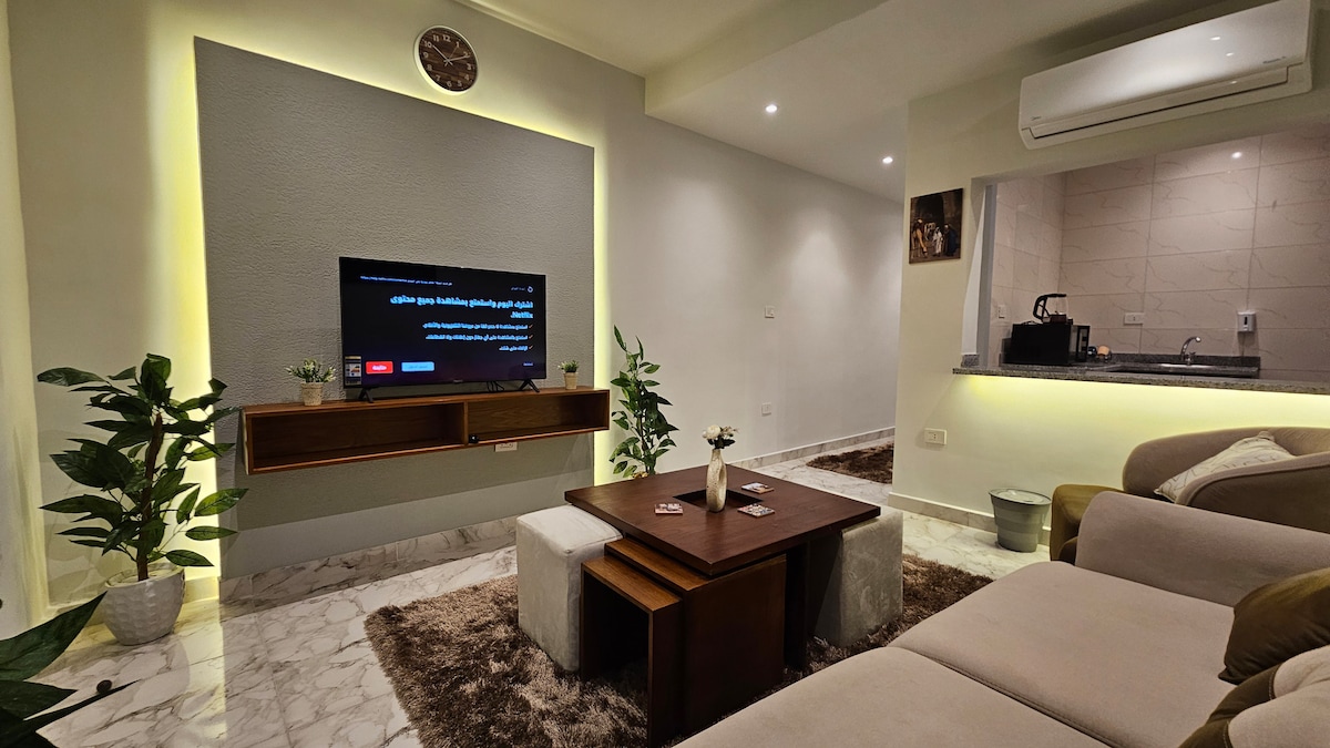 B601 · 1BR Apartment in Downtown Cairo Qasr El Nil B601 — Living Room, photo 8
