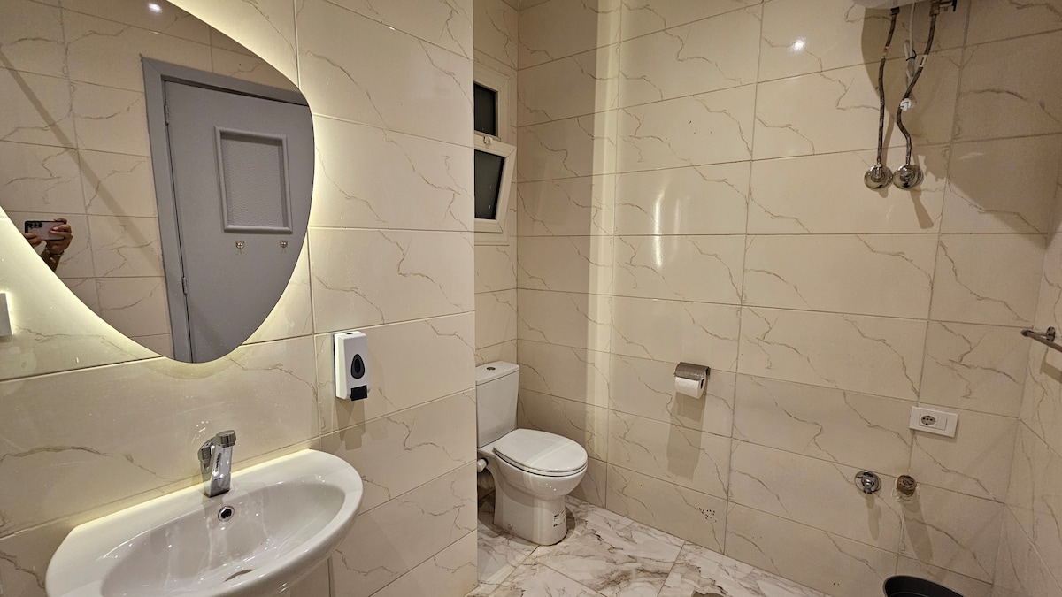 B601 · 1BR Apartment in Downtown Cairo Qasr El Nil B601 — Bedroom, photo 2