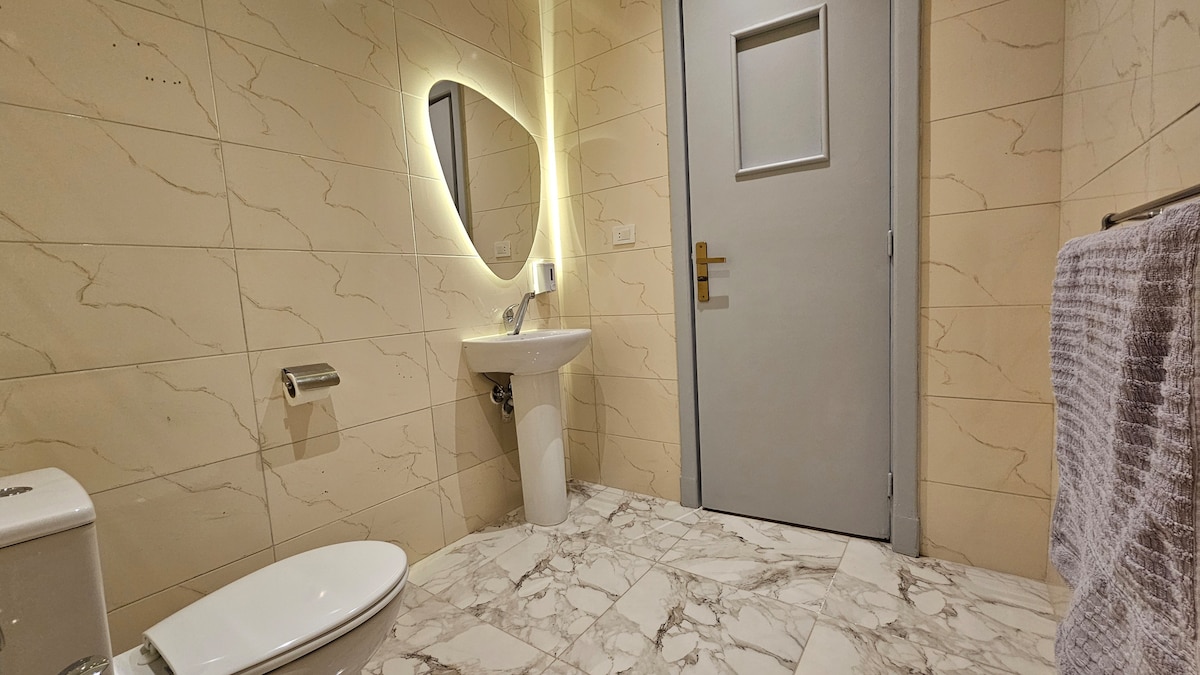G204 · 2BR Apartment near Tahrir Square Cairo G204 — Bathroom, photo 4
