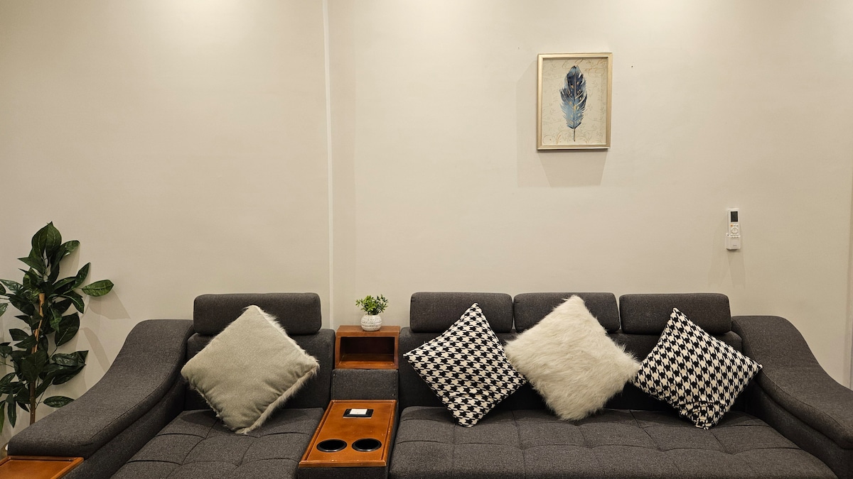 G204 · 2BR Apartment near Tahrir Square Cairo G204 — Living Room, photo 3