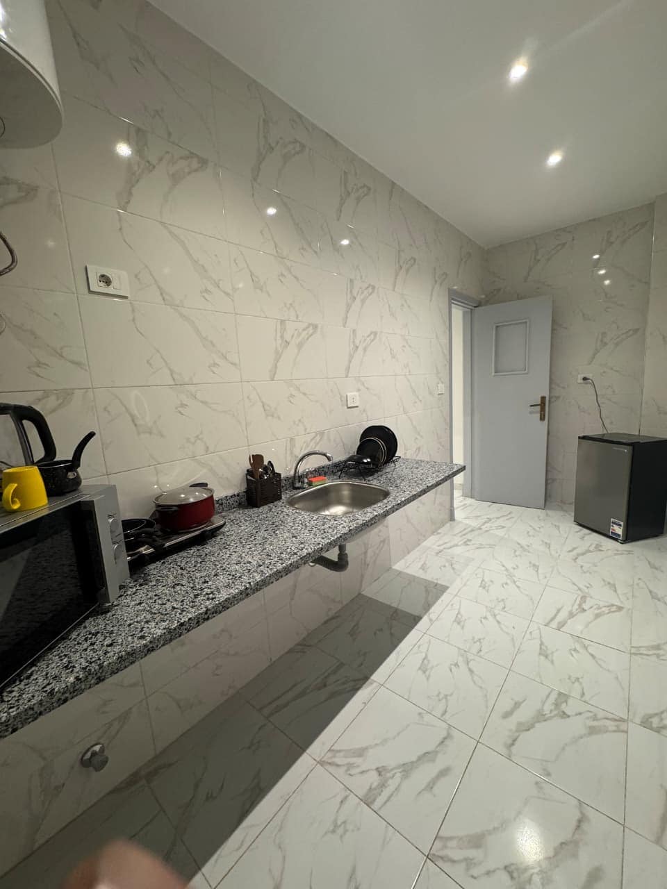 G304 · 2BR Apartment in Downtown Cairo Qasr El Nil G304 — Kitchenette, photo 1
