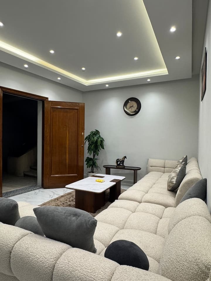 2BR Apartment in Downtown Cairo Qasr El Nil G304