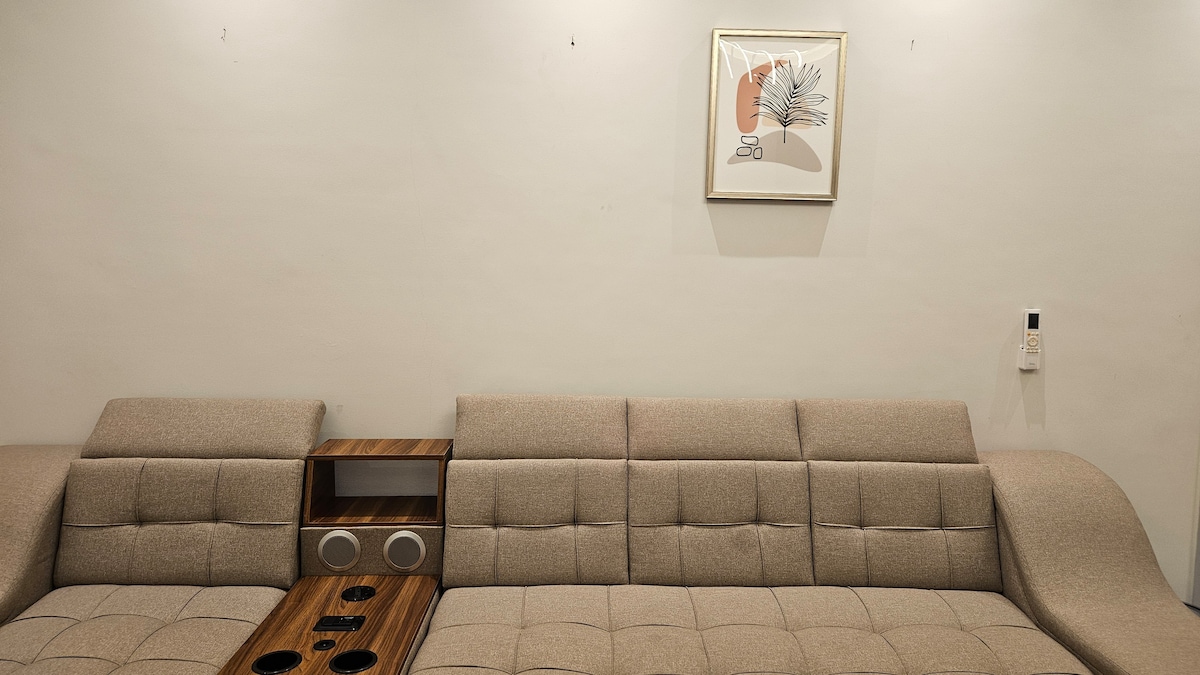 G504 · 2BR Apartment in Downtown Cairo Qasr El Nil G504 — Living Room, photo 6