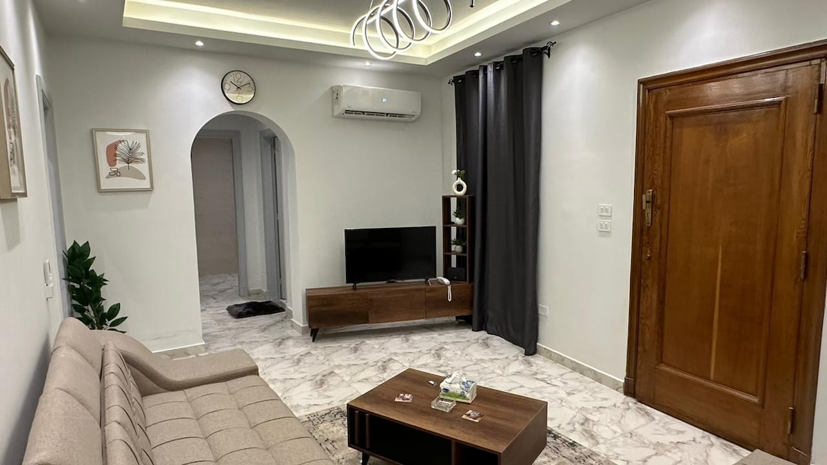 G504 · 2BR Apartment in Downtown Cairo Qasr El Nil G504 — Living Room, photo 2