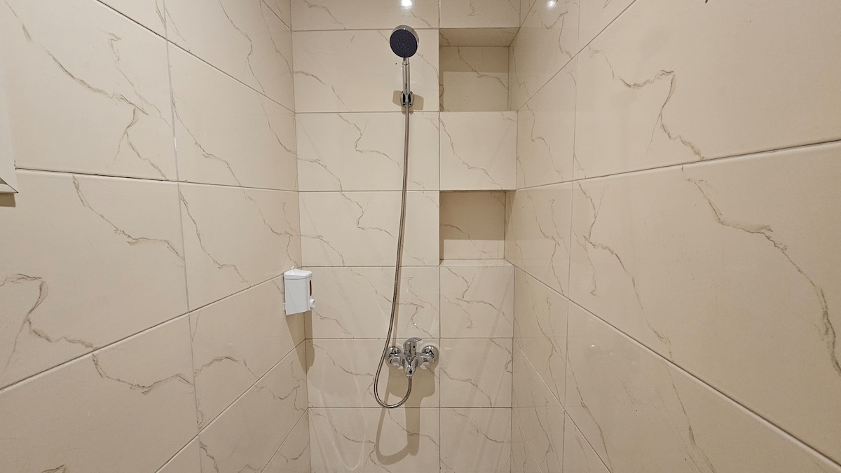 G504 · 2BR Apartment in Downtown Cairo Qasr El Nil G504 — Bathroom, photo 2