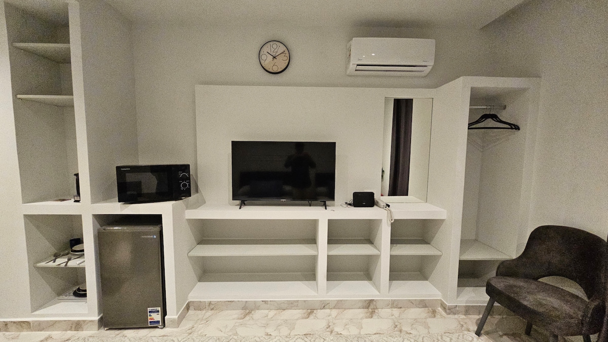 G302 · Serviced Studio near Egyptian Museum G302 — photo 3