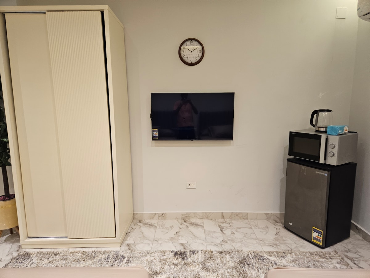 G102 · Serviced Studio near Egyptian Museum G102 — photo 3