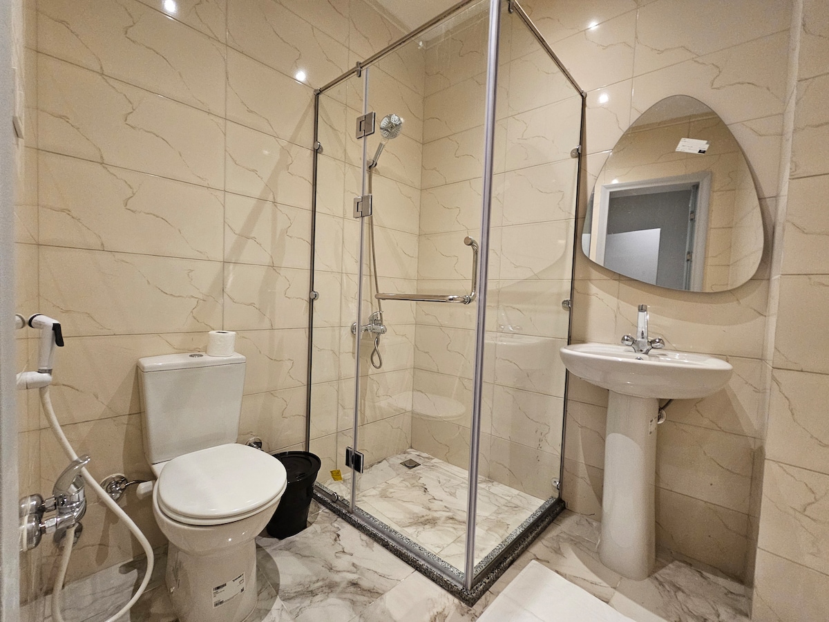 G103 · Short Term Rental near Ramses Station G103 — photo 9