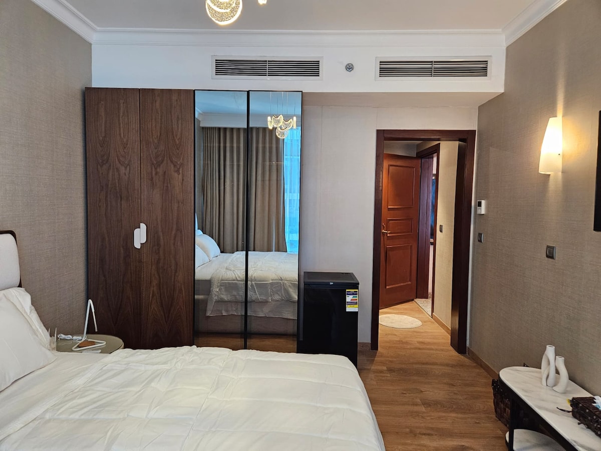 Hilton Maadi — The Corniche path