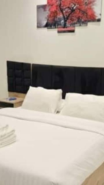 G-201 · Comfortable 1BR Downtown Apartment
